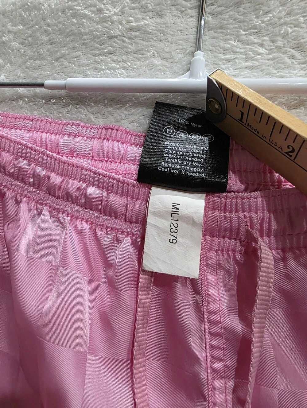 Umbro Women’s Sz Large Pink Checkered Polyester Soccer Shorts Drawstring Elastic
